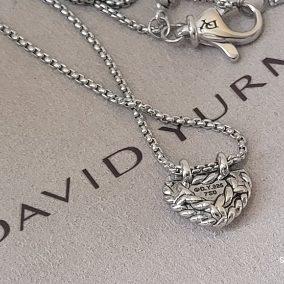 David Yurman
Cable Cookie Classic Heart
Necklace with 18K Yellow
Gold - Picture 11 of 16